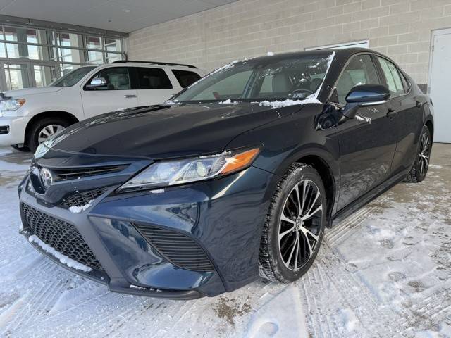 2019 Toyota Camry SE FWD photo