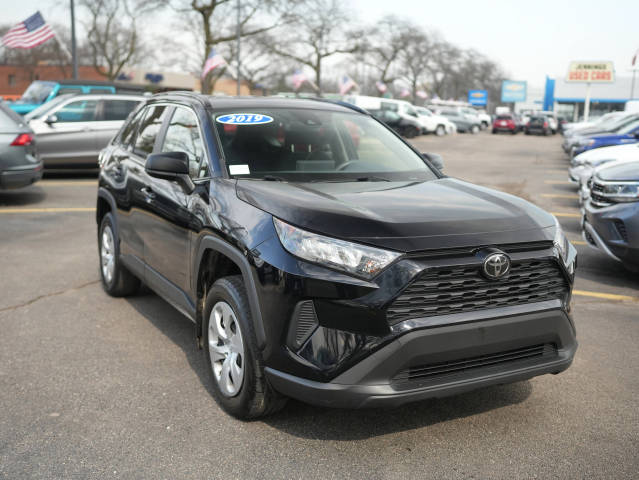 2019 Toyota RAV4 LE FWD photo