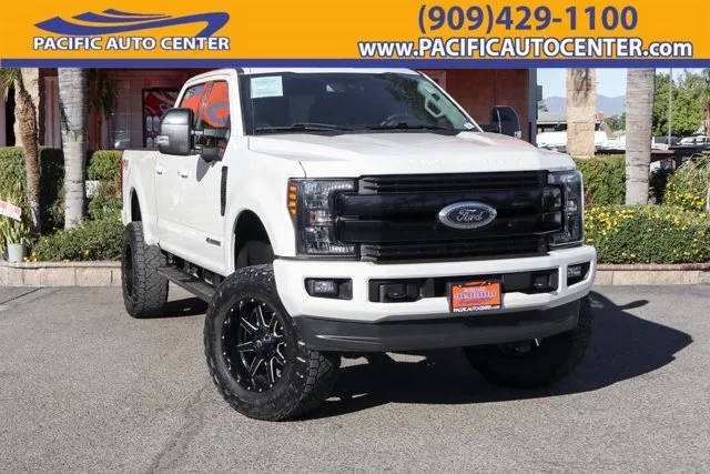 2019 Ford F-350 Super Duty LARIAT 4WD photo