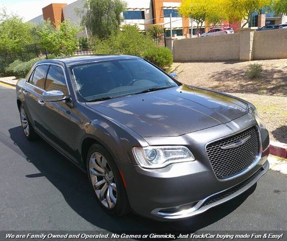 2019 Chrysler 300 Limited RWD photo