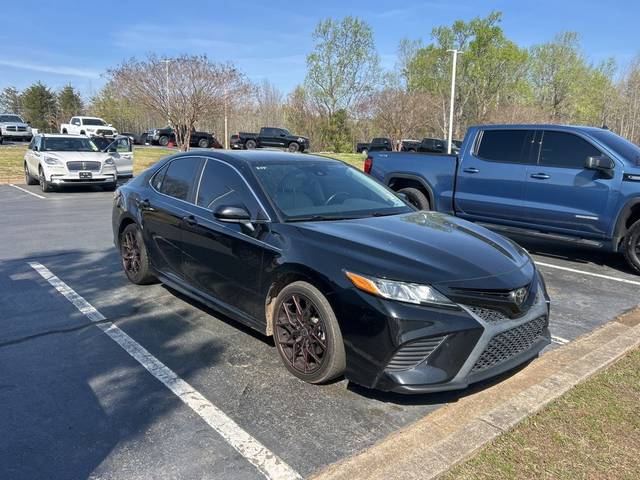 2019 Toyota Camry SE FWD photo