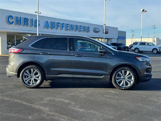 2019 Ford Edge Titanium AWD photo