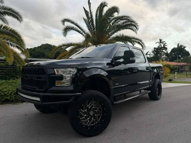 2017 Ford F-150 XLT 4WD photo