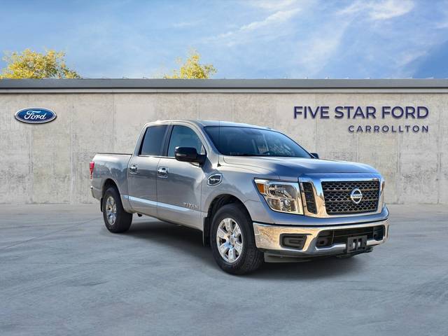 2017 Nissan Titan SV RWD photo