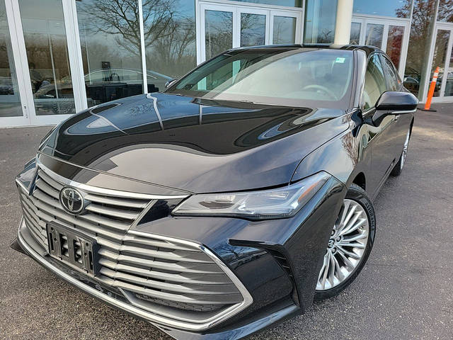 2019 Toyota Avalon Limited FWD photo