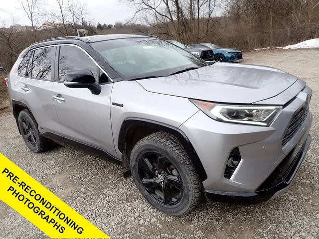 2019 Toyota RAV4 Hybrid XSE AWD photo