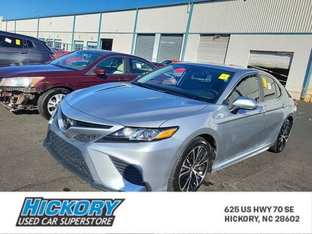 2019 Toyota Camry SE FWD photo