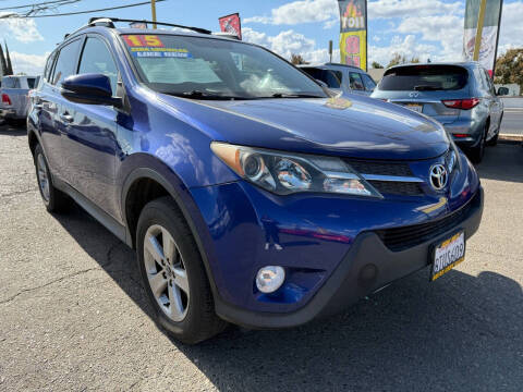 2015 Toyota RAV4 XLE FWD photo