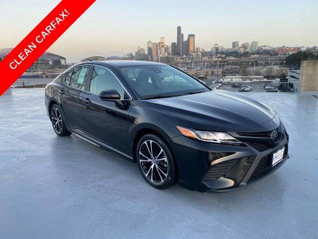 2019 Toyota Camry SE FWD photo