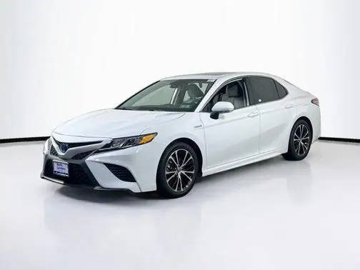 2019 Toyota Camry Hybrid SE FWD photo
