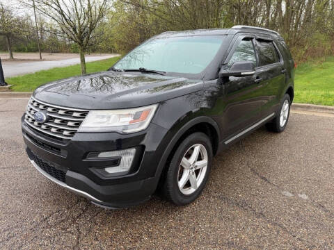 2017 Ford Explorer XLT 4WD photo