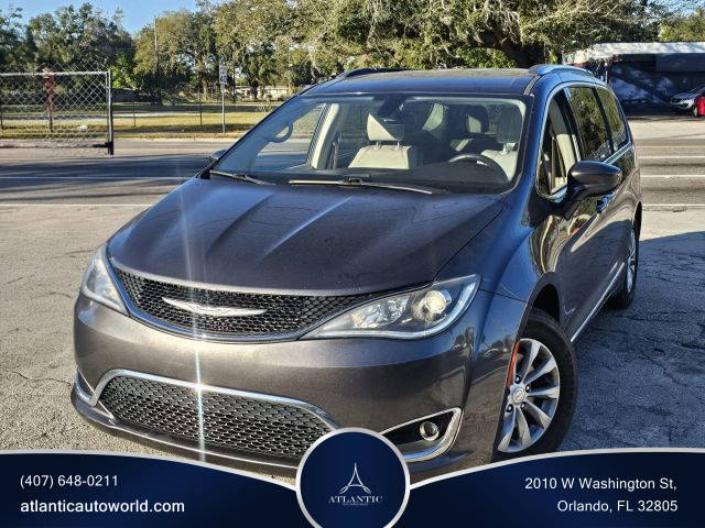 2019 Chrysler Pacifica Minivan Touring L FWD photo