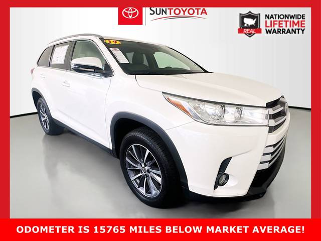 2019 Toyota Highlander XLE FWD photo