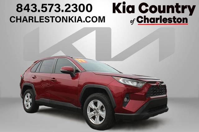 2019 Toyota RAV4 XLE FWD photo