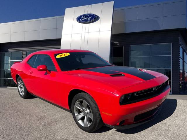 2019 Dodge Challenger SXT RWD photo