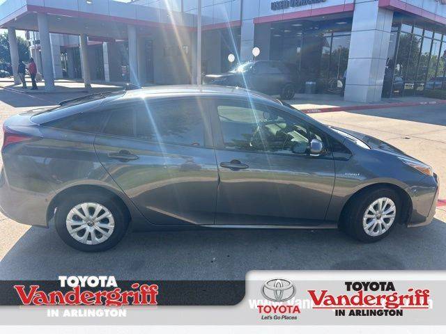 2019 Toyota Prius LE FWD photo