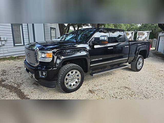 2015 GMC Sierra 2500HD Denali 4WD photo