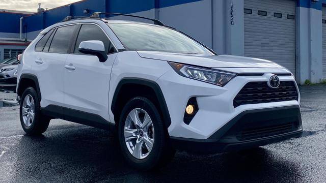 2019 Toyota RAV4 XLE FWD photo