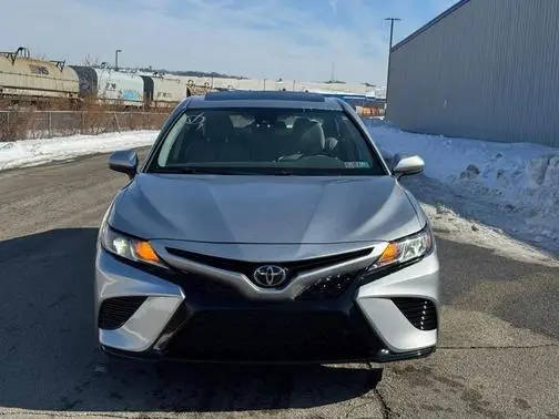 2019 Toyota Camry SE FWD photo