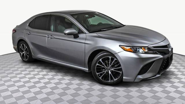 2019 Toyota Camry SE FWD photo