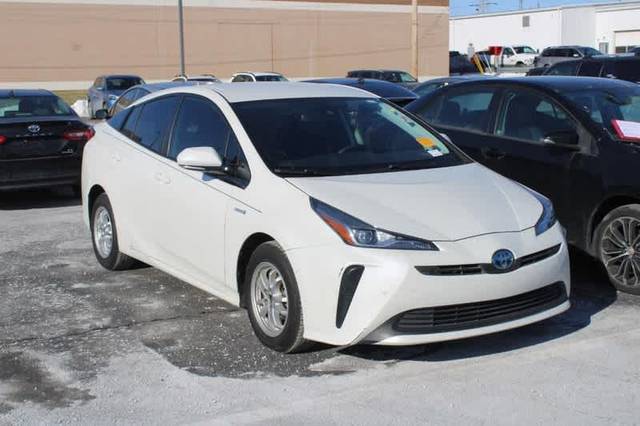 2019 Toyota Prius LE FWD photo