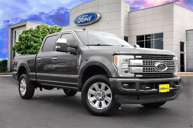 2019 Ford F-250 Super Duty Platinum 4WD photo