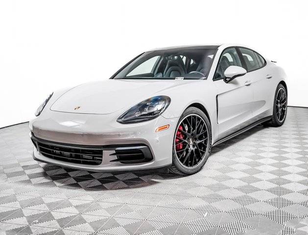 2020 Porsche Panamera  RWD photo