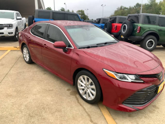 2019 Toyota Camry LE FWD photo