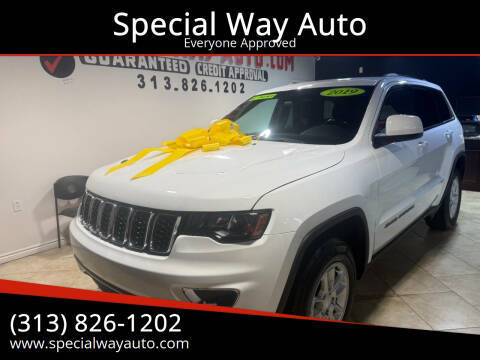 2019 Jeep Grand Cherokee Laredo E 4WD photo
