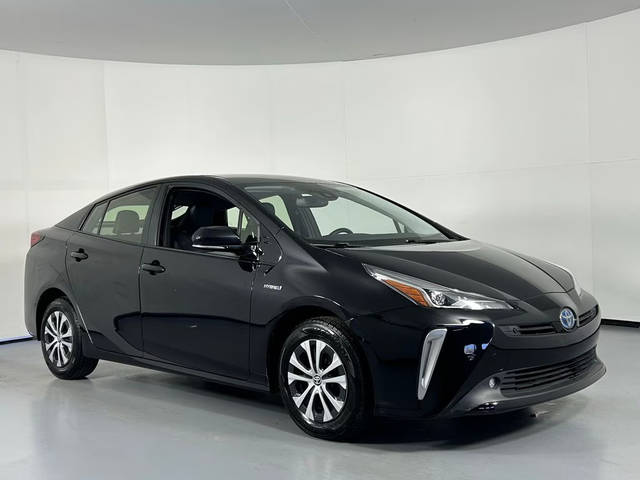 2019 Toyota Prius XLE AWD photo