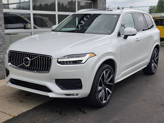 2020 Volvo XC90 Momentum AWD photo