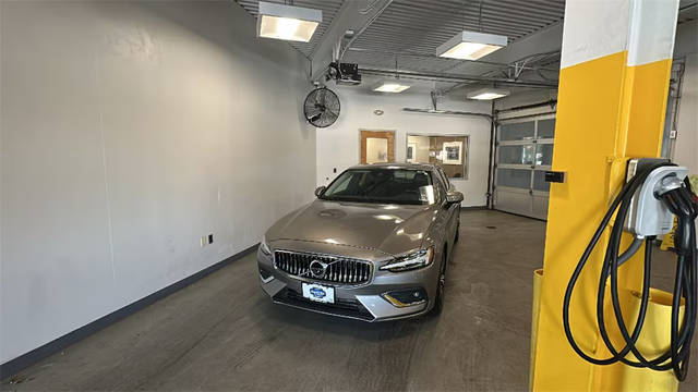 2019 Volvo S60 Inscription AWD photo