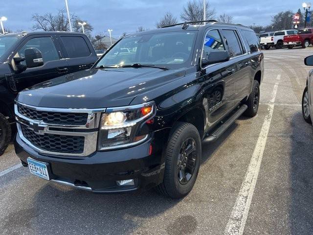 2020 Chevrolet Suburban LT 4WD photo