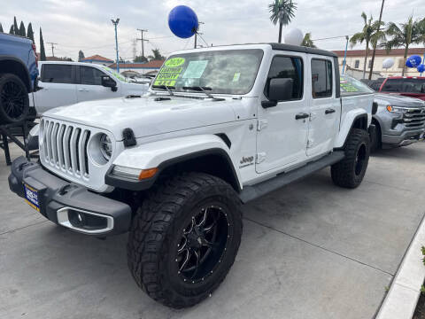 2020 Jeep Gladiator Overland 4WD photo