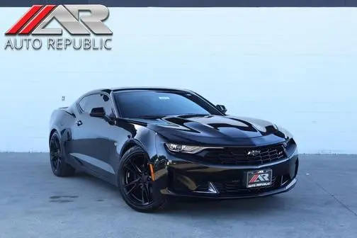 2020 Chevrolet Camaro 1LT RWD photo