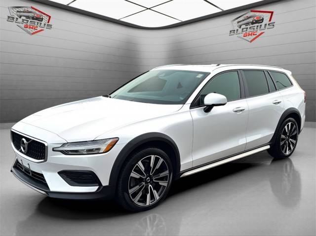 2020 Volvo V60 Cross Country  AWD photo