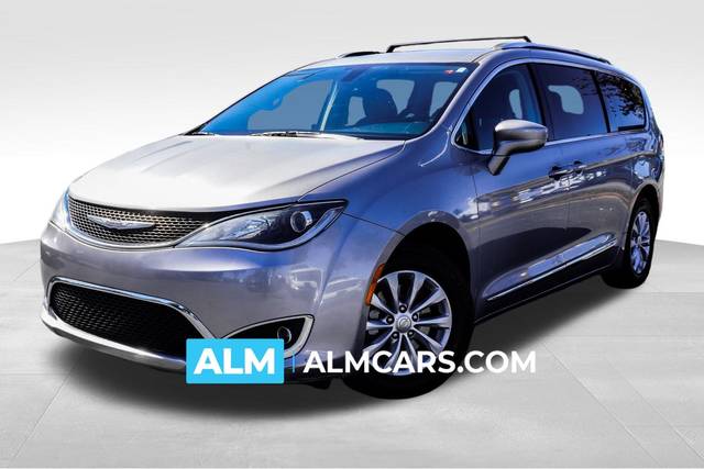 2019 Chrysler Pacifica Minivan Touring L FWD photo