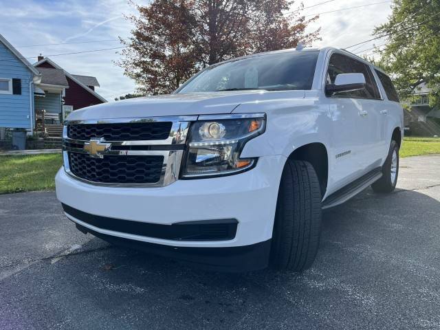 2018 Chevrolet Suburban LT 4WD photo