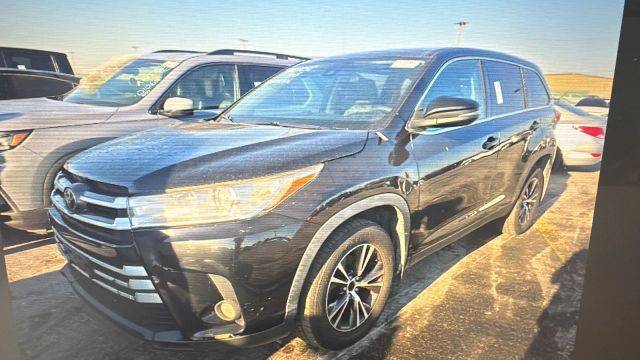 2019 Toyota Highlander LE AWD photo