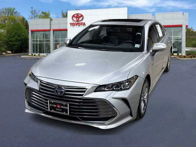 2019 Toyota Avalon Hybrid XLE FWD photo