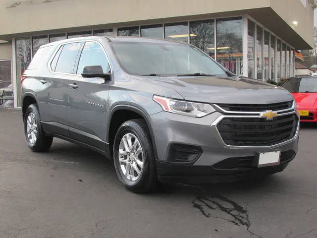 2020 Chevrolet Traverse LS FWD photo
