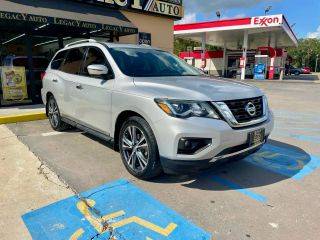 2019 Nissan Pathfinder Platinum FWD photo