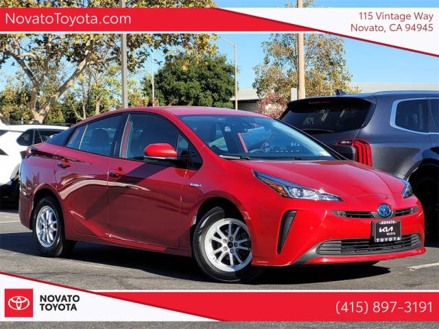 2019 Toyota Prius LE FWD photo