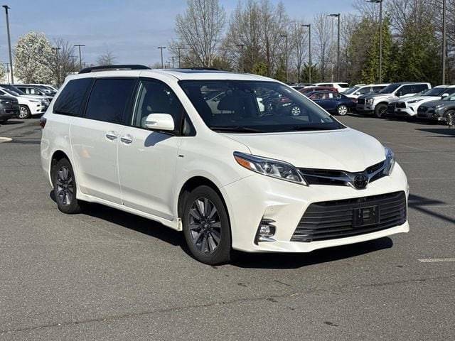 2020 Toyota Sienna Limited Premium AWD photo
