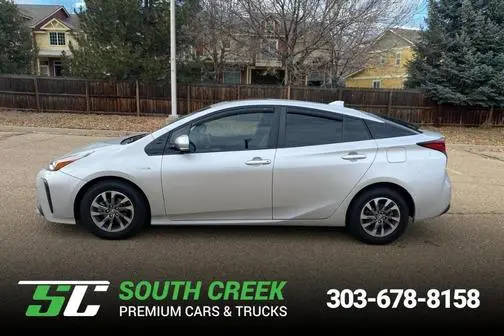 2019 Toyota Prius Limited FWD photo
