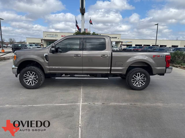 2019 Ford F-250 Super Duty LARIAT 4WD photo