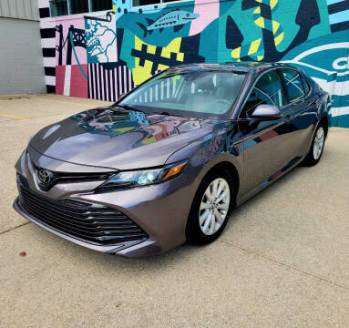 2019 Toyota Camry LE FWD photo