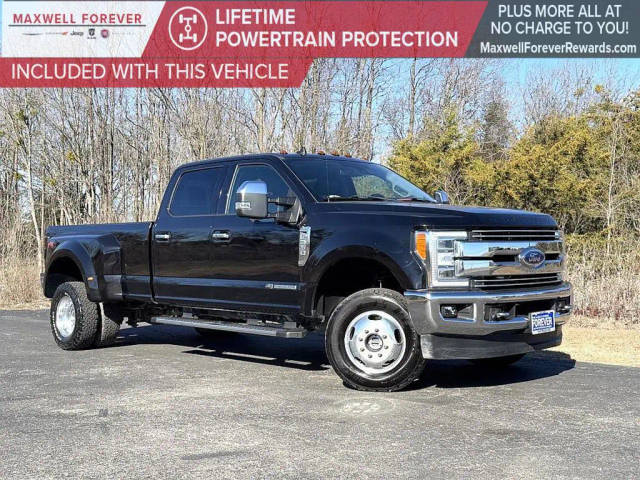 2019 Ford F-350 Super Duty LARIAT 4WD photo