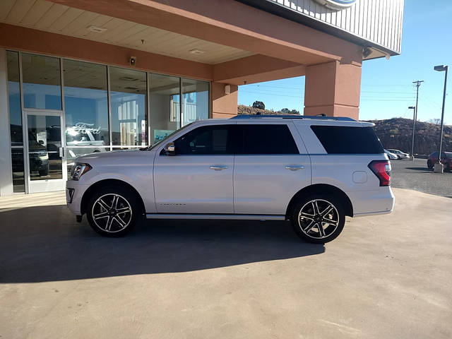 2019 Ford Expedition Platinum 4WD photo