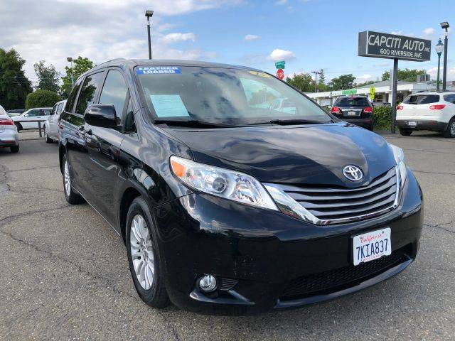 2015 Toyota Sienna XLE FWD photo